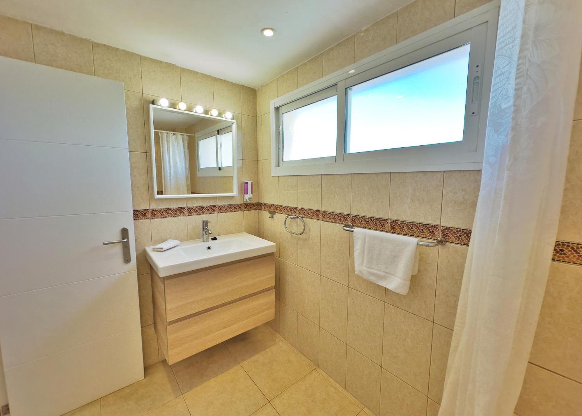 Skol 933 Fantastic Two Bedrooms On The 9th Floor With Amazing Sea Views Apartament Marbella
